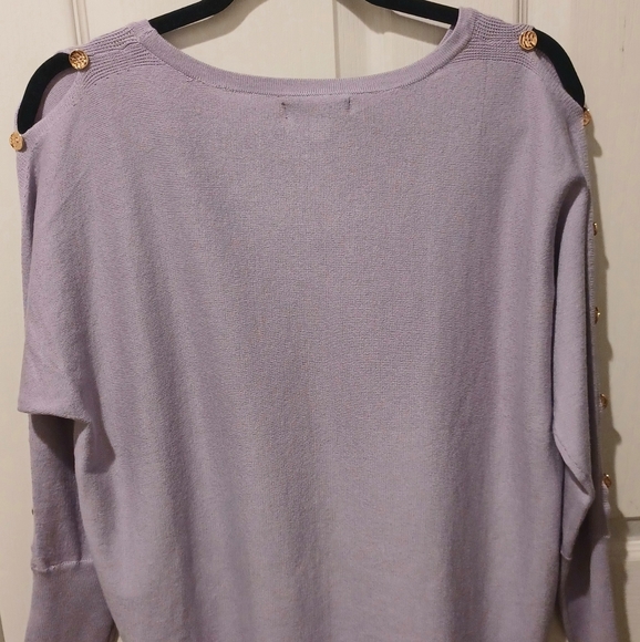 CABLE AND GAUGE LAVENDER PURPLE KEYHOLE SLEEVES GOLD BUTTONS TOP SIZE SMALL - Picture 13 of 15